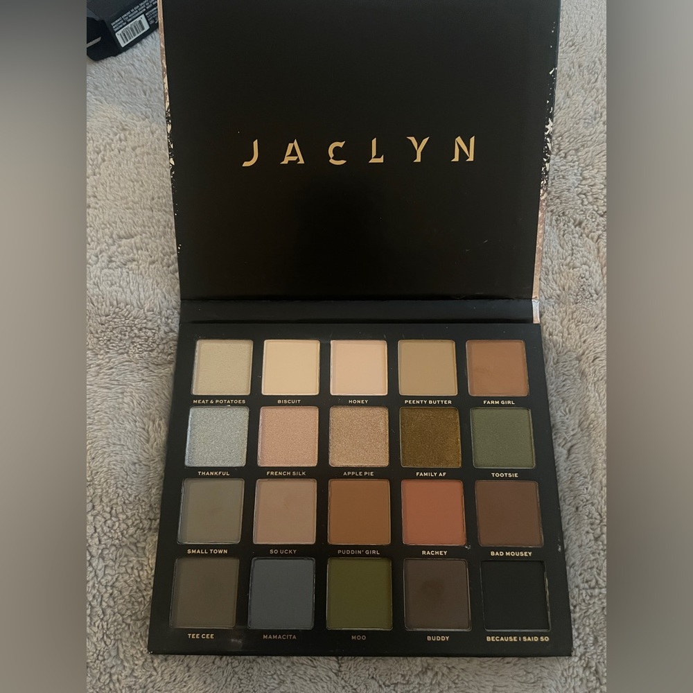 Jaclyn Cosmetics Luxe Legacy Eyeshadow Palette